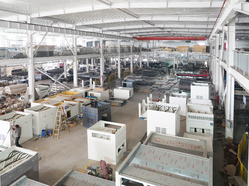 Taller de producción de equipos de recubrimiento en polvo.